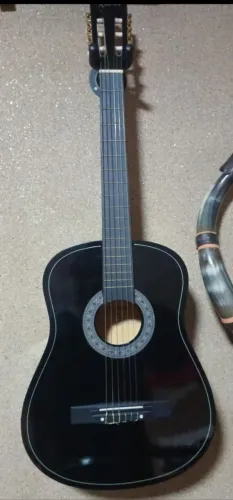 Violão estudantil