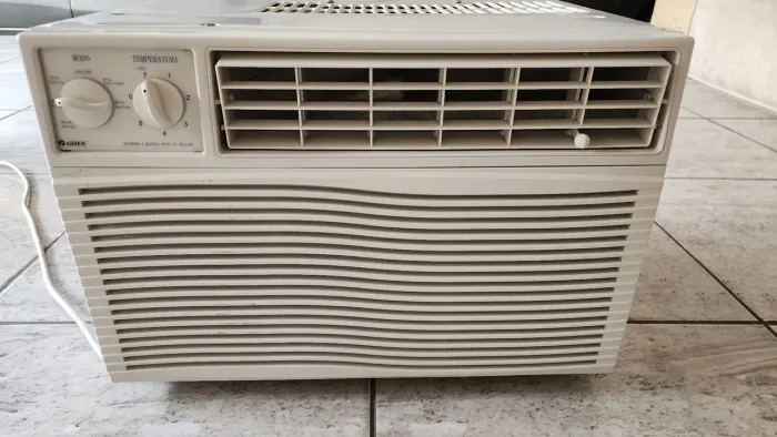 VENDE-SE AR-CONDICIONADO 7.500 BTUS GREE