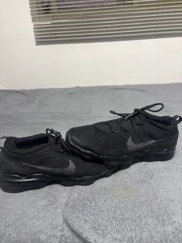 Vapormax triple black