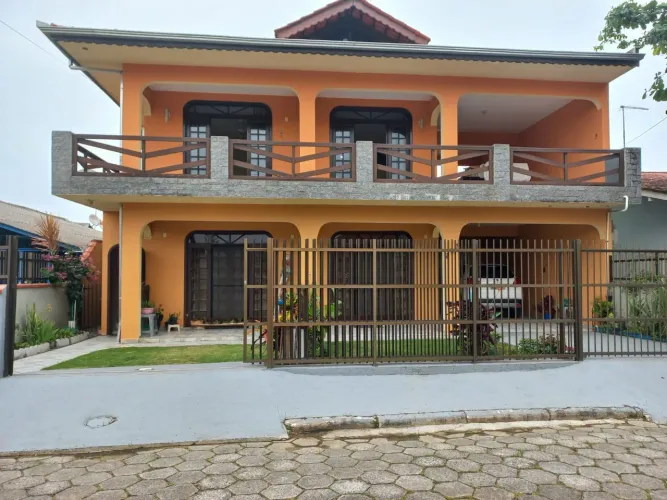 São Francisco do Sul-SC Praia de Enseada Rua Macapá ; Locação Anual valor 2.750,00
