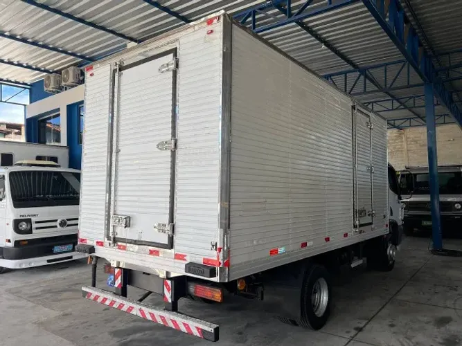 Baú Refrigerado/Térmico/Câmara Fria para caminhão 3/4
