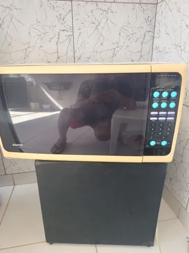 Vendo micro-ondas grande baixei pra vender logo era 400 agora 300
