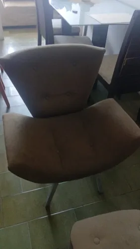 Duas Poltronas Estofadas Marrom - Conjunto por R$ 240