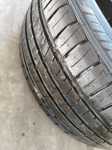 Pneu 235/45/18