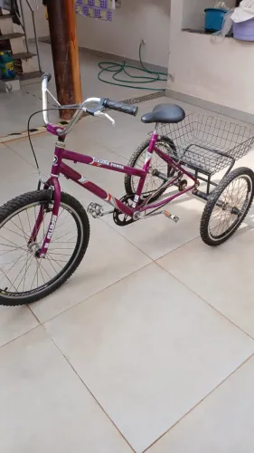 Bicicleta Triciclo adulto em ótimo estado de consevação - Estável e confortável