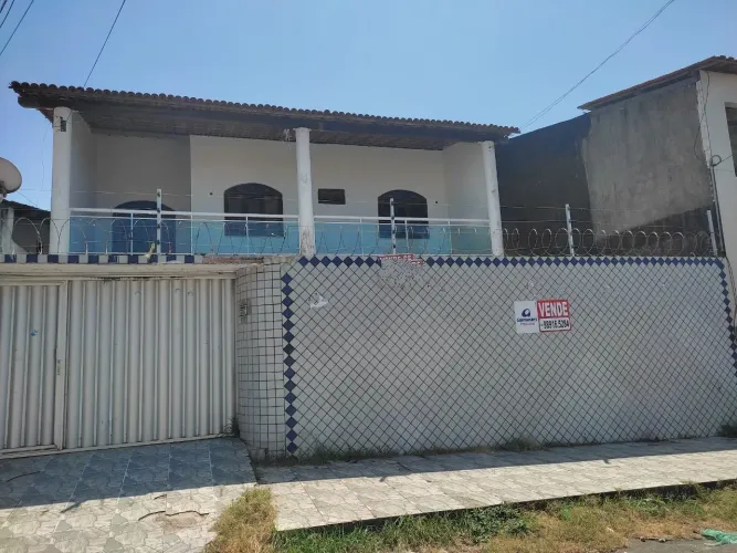Casa Duplex à venda no Jardim Iracema em Fortaleza