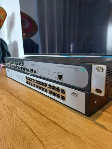 Switch 24 portas. HP, intelbras.