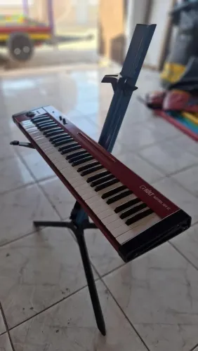 Teclado Contador MIDI KOLT Kontrolkey 61 Teclas Sensíveis