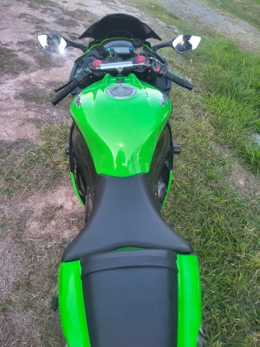 Troca ou venda por carro Toyota v6 outros ou por motos big trail ou carros vy 