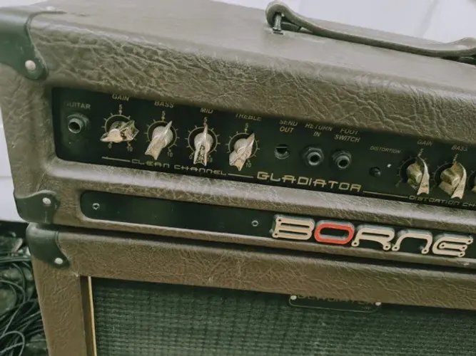 Amplificador Guitarra Borne Gladiator P1200 C/ Cabeçote (Usado)