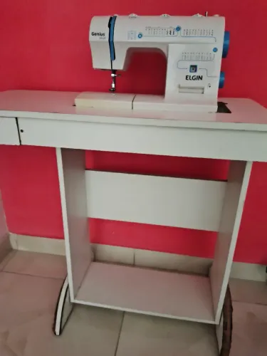Máquina de costura