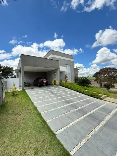 Casa de Condomínio com 3 dormitórios, sendo 1 suíte à venda, 430 m² por R$ 1.470.000 - Con