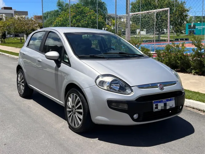 Fiat Punto Attractive 1.4 Fire Flex 8V 5P 2013