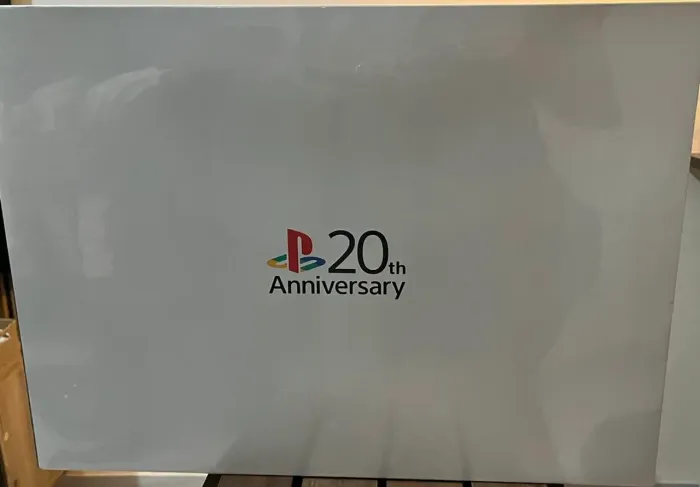 PlayStation 4 20th Lacrado