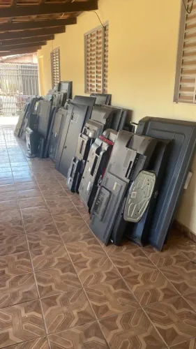 TVS para retirada de peças - lote de quase 80 tvs