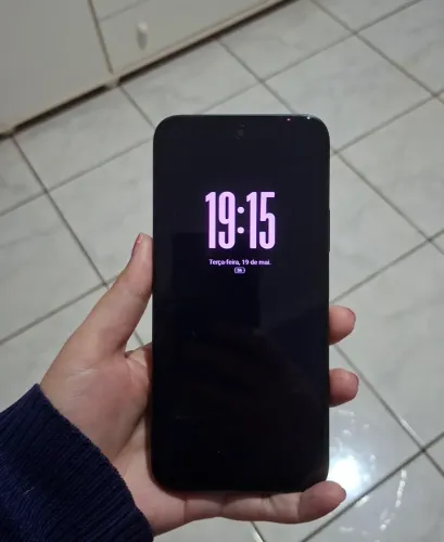 Smartphone Jovi y31 preto novíssimo
