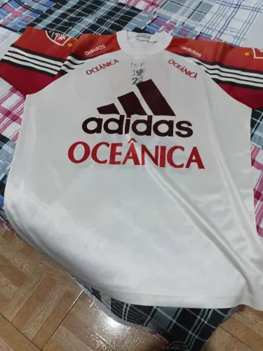 Relíquia de treino do flu original . Eu joguei no fluminense em 99 .