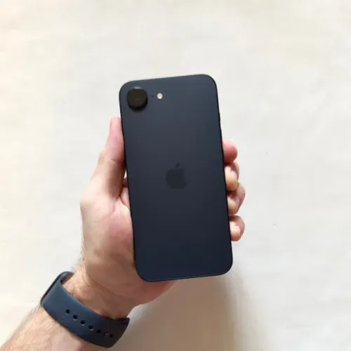 iPhone 16e 128GB (Impecável)