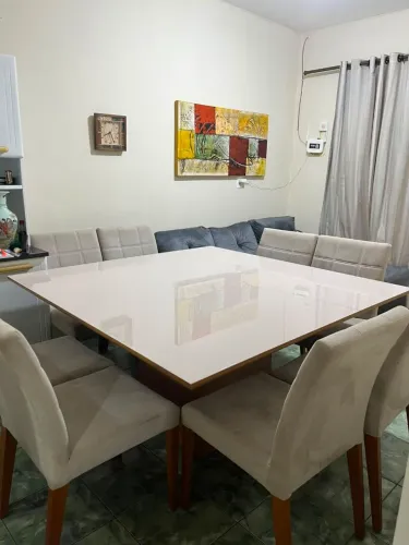 Vende-se de jantar com 8 cadeiras