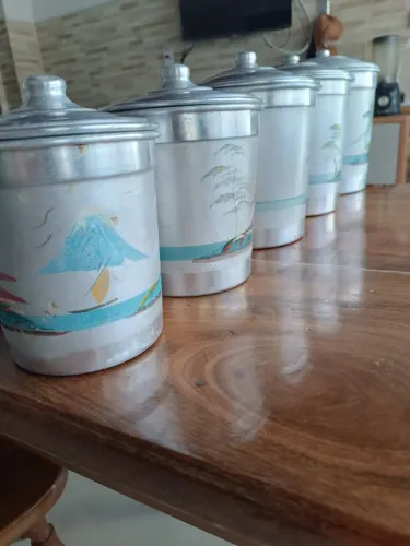 Porta grãos em alumínio relíquia pintada a mão