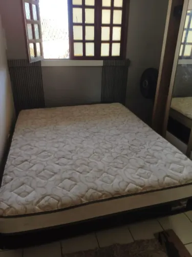 Colchão Queen size - base com defeito