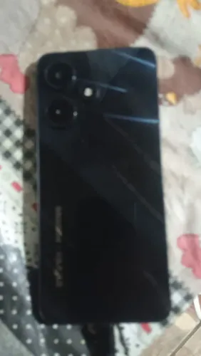 Vendo celular semi novo marca infinix positivo valor 400$ 