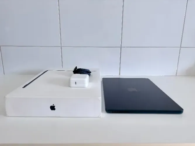 MacBook Air M4 13" | 16GB RAM | 256GB SSD | Midnight | Garantia Apple