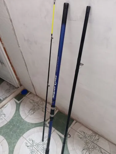 Vara de pescar surfcast muito boa