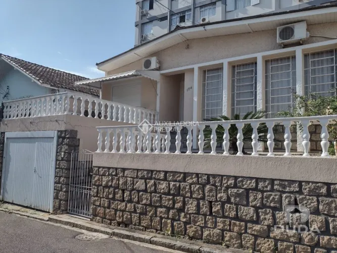 Casa com 3 dormitórios (suite) sacada, garagem