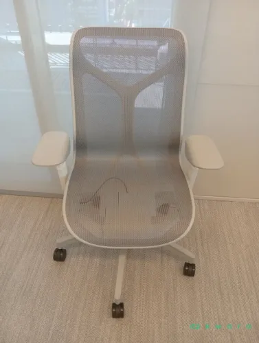 Aprox. 20 Cadeiras Cosm Média - Herman Miller