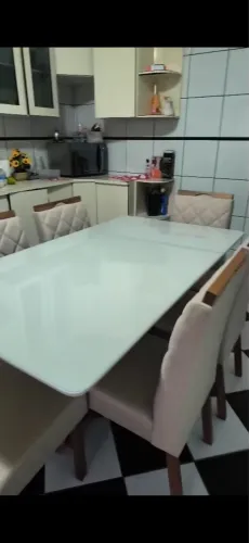 Conjunto de mesa 6 lugares com tampo de vidro 
