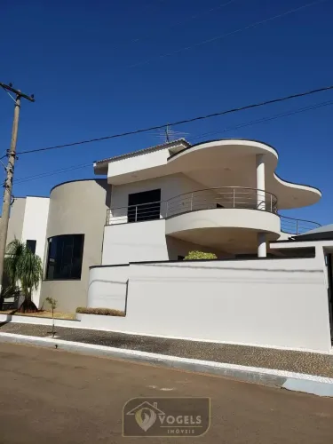 CASA À VENDA NO CONDOMÍNIO DOS MANACÁS EM ARTUR NOGUEIRA/SP COM 365 M² E TERRENO DE 537 M²