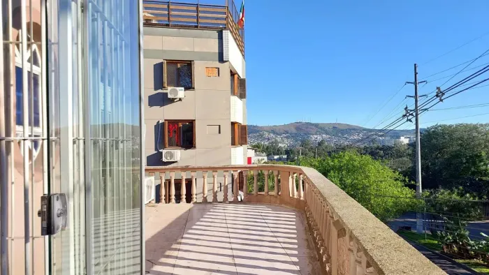 Apartamento garden com 2 quartos, mobiliado e ensolarado, com 1 vJardim do Salso - POA - R