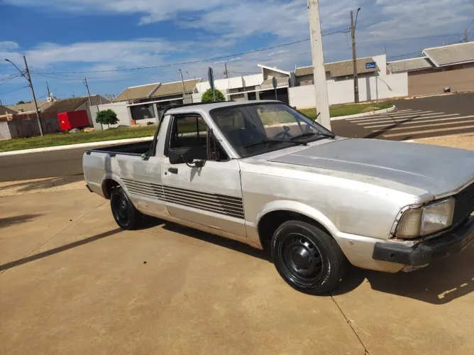 Ford Pampa GL 1.6/ 1.8 (álcool) 1985