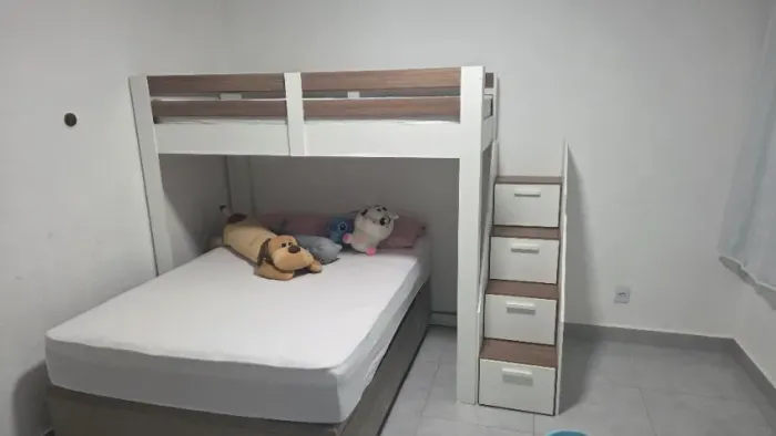Beliche cama alta solteiro sobre casal com escada 4 gavetas - Só a estrutura superior