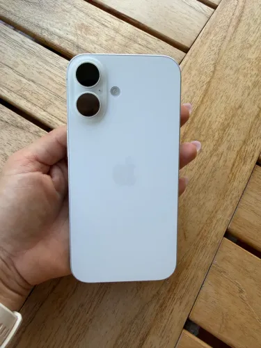 Vendo : iPhone 16 / 256GB