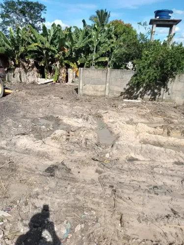 Vendo Terreno de Esquina com Casa Simples em Campos Belos-GO !!! 200.000 !!!