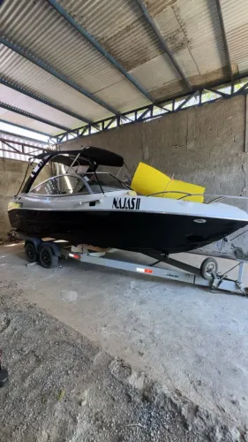 LANCHA FS 23 COM BANHEIRO