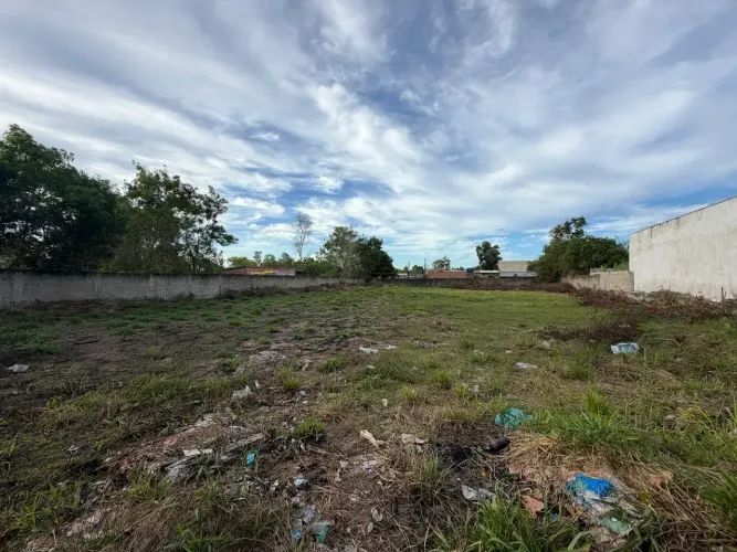 Terreno de 2.000m2 em Village do Sol próximo à Rodovia do Sol