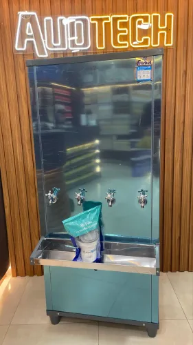 BEBEDOURO FRISBEL COM FILTRO CAPACIDADE DE 200 LITROS ?