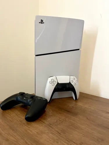 Ps5 com 2 controles