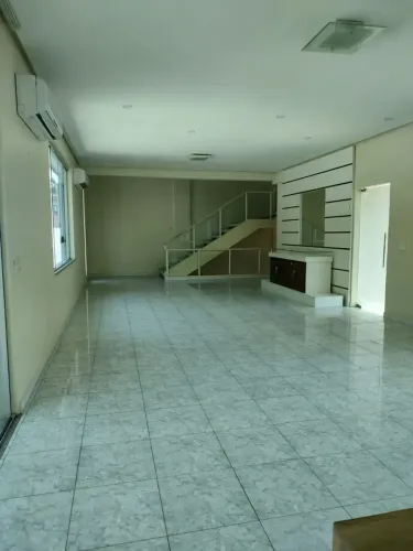 CASA TRIPLEX COM 4 SUÍTES, PISCINA E 4 VAGAS JARDIM ENCONTRO DAS ÁGUAS