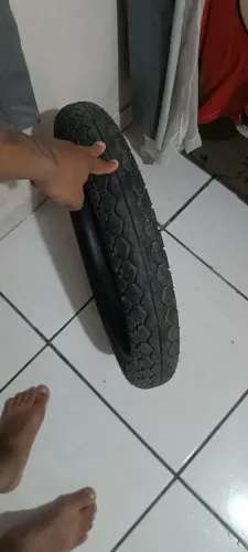 Pneu traseiro de 160 - 150 semi novo