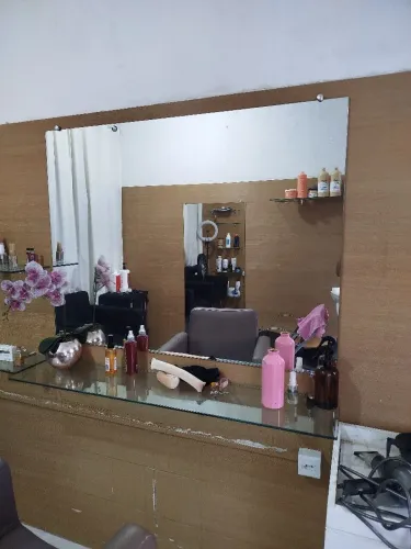 Espelho com bancada para salão de beleza barbearia