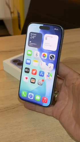 iPhone 17 256GB - Apenas 1 mês de uso! Nota fiscal e garantia até 07/2027! Loja física!