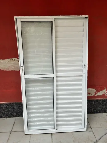 Vendo porta balcão 3FLS BRANCO ALUMÍNIO