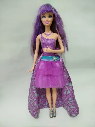 Boneca Keira do Filme a Princesa e a Pop Star (ver descrição do anúncio)