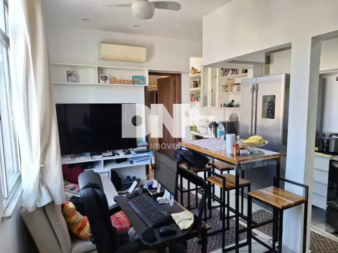 Apartamento : / Residencial / Catete