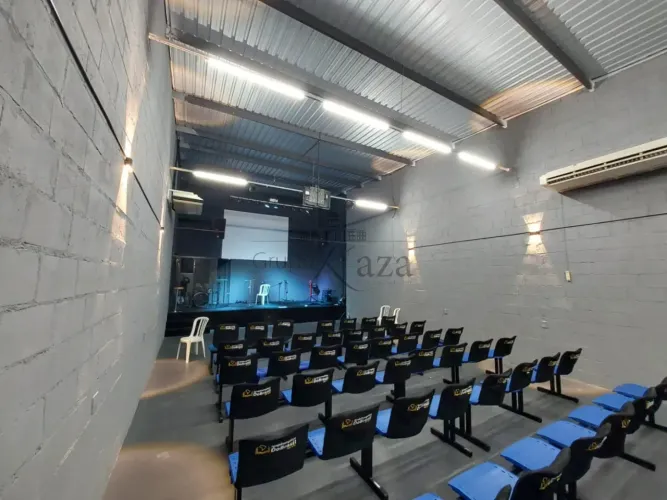 Oportunidade - Galpão Comercial - Parque dos Príncipes - Jacareí - 196m².