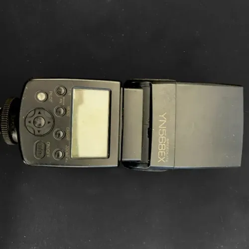 Flash Yongnuo YN568EX para Nikon com Defeito - Peças ou Conserto